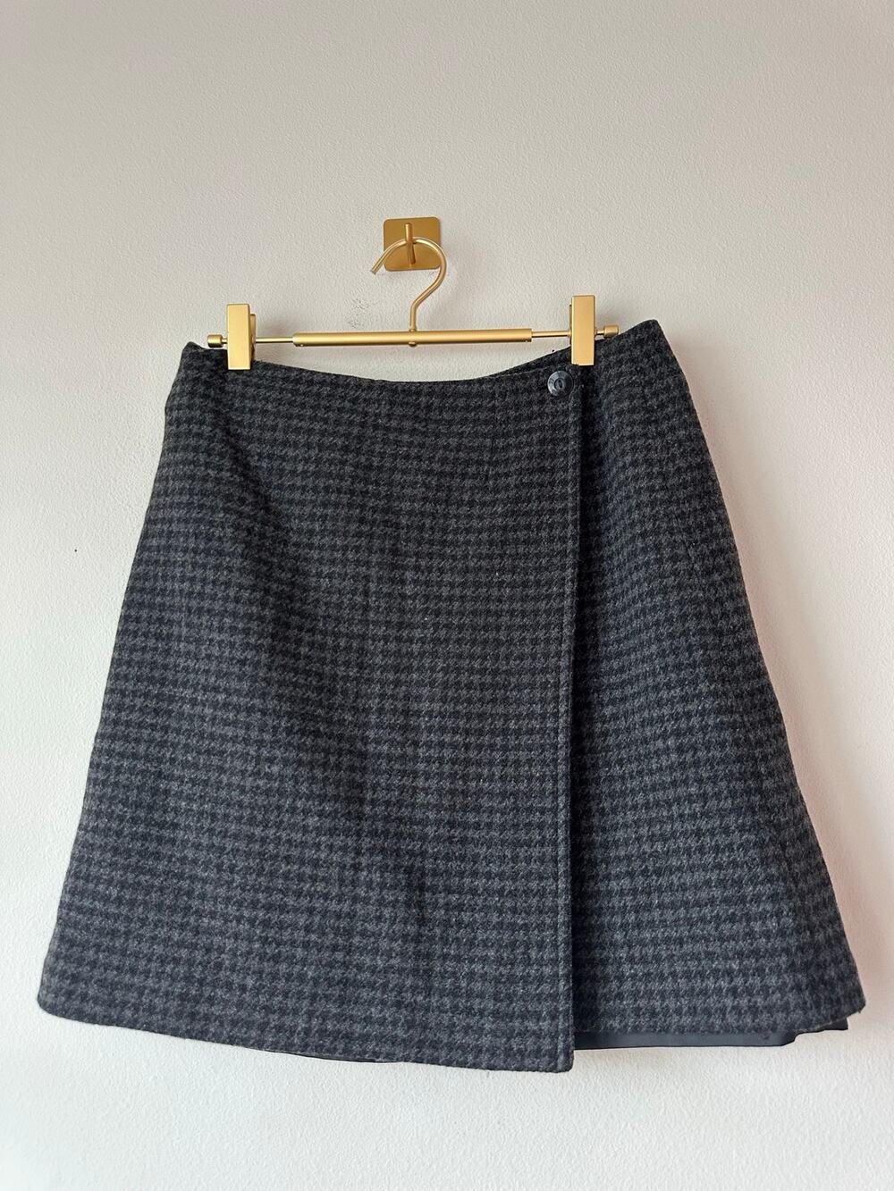 Vintage 90s Wool Blend Houndstooth Wrap Mini Skirt Preppy Academia Size 8